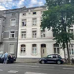 Apartment, parterre, für 3 Gäste, Zentral gelegen, Mitsubishi Halle