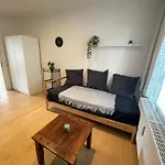 Apartment, parterre, für 3 Gäste, Zentral gelegen, Mitsubishi Halle