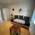 Apartment, parterre, für 3 Gäste, Zentral gelegen, Mitsubishi Halle